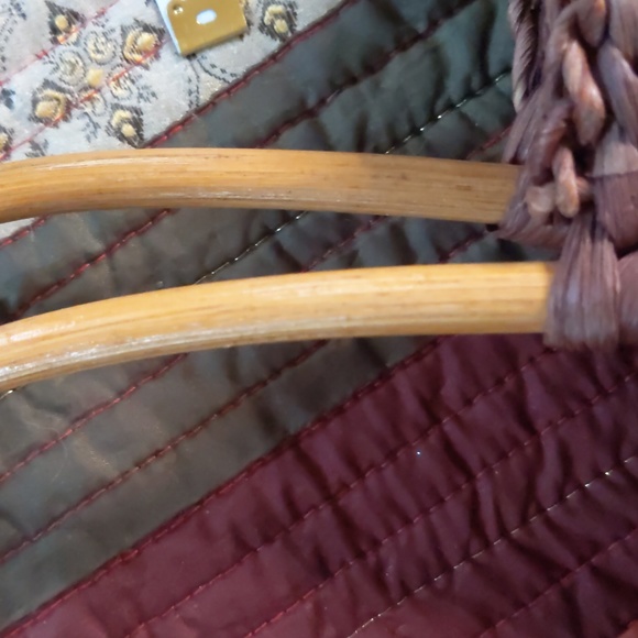 Cute boho wicker bag with wooden handles, lined inside with zipper closure - Picture 7 of 8